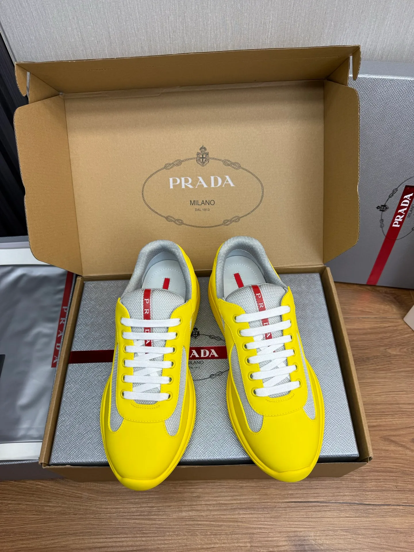 Men's shoes 640💰 [PRADA] Hot selling items🔥Must be recommended every day~~ Official website synchronized, 1:1 high quality shipments✔️ Imported cowhide fabric, rubber material + cowhide lining, original bottom, high-end airplane box packaging🎁 38-45 (38.45 custom-made, non-returnable)